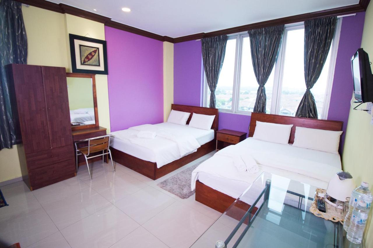 Saujana City Hotel Bandar Saujana Putra Buitenkant foto